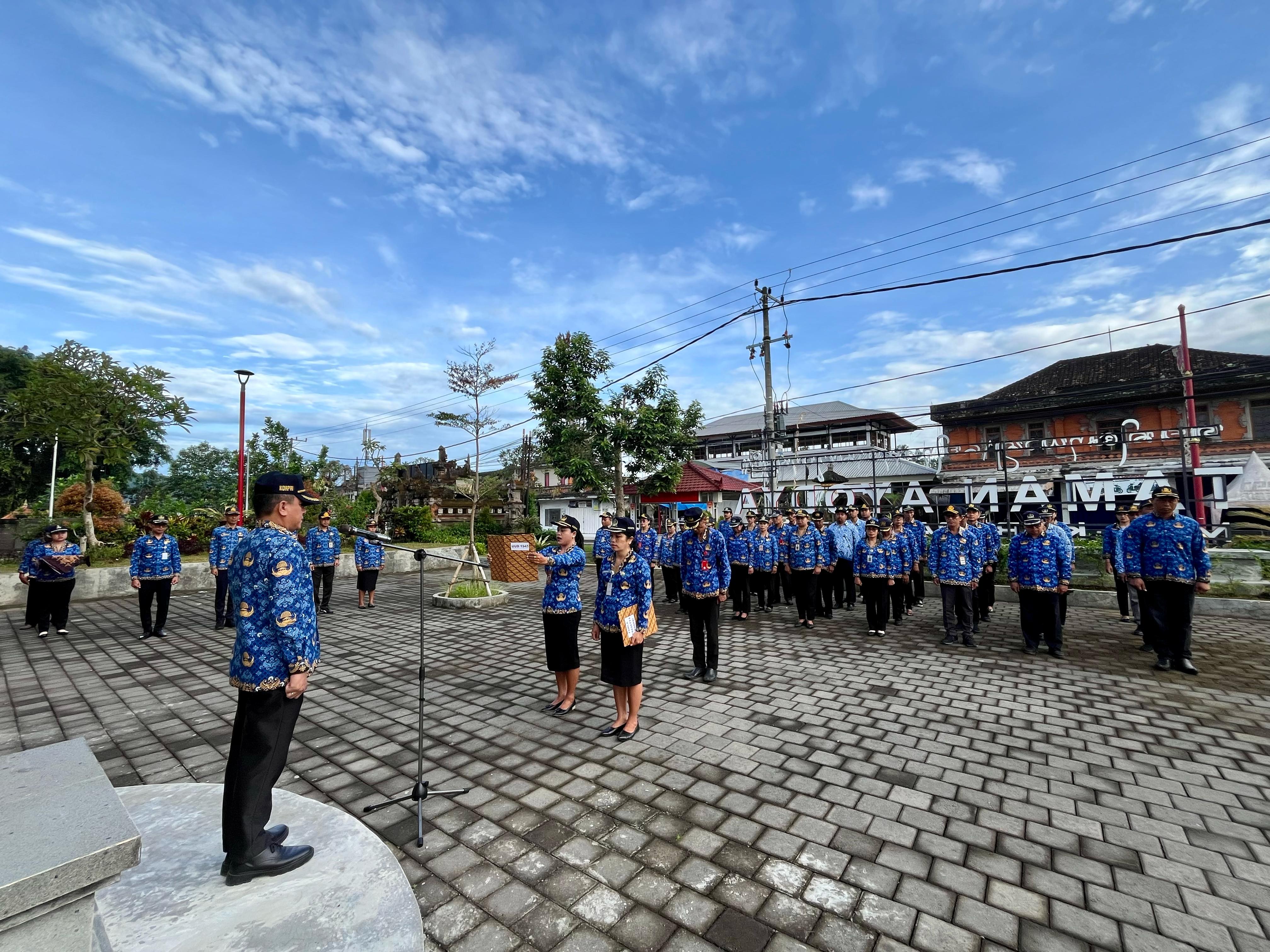Dokumentasi Upacara Rutin Tangal 17 DPMPTSP Kabupaten Bangli 