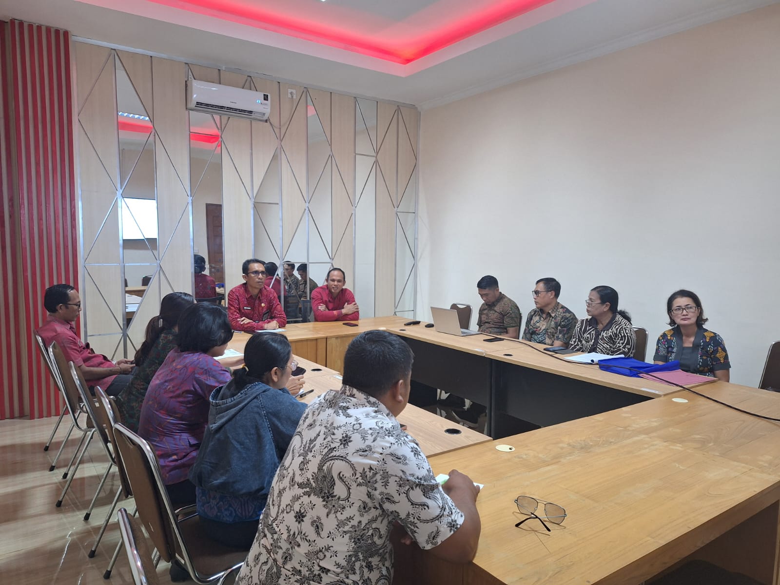 KEGIATAN PEMBINAAN KEARSIPAN DARI UNIT KEARSIPAN BAGIAN Umum SETDA KABUPATEN BANGLI